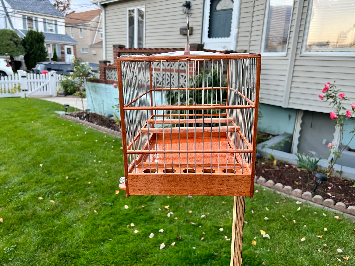 Bungalow Top Cedar Wood Marble Design Bird Cage