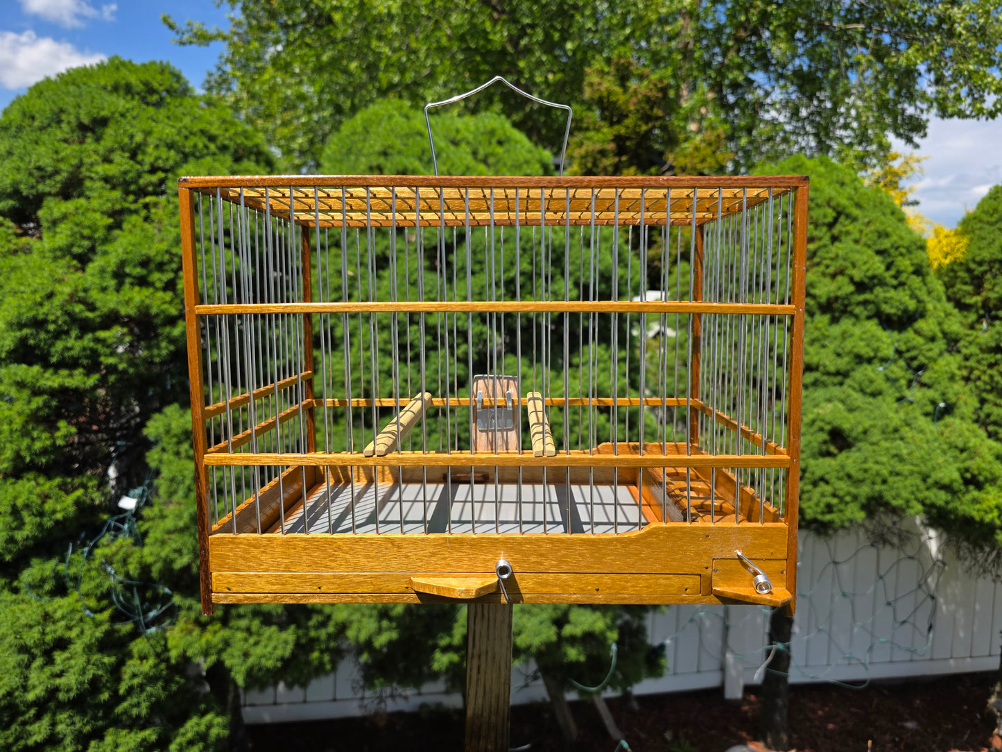 Yellow/Chocolate Cedar Bird Cage